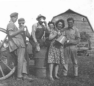 Right to Left: Sid Alice Nina Will and two thrashing crewmen.