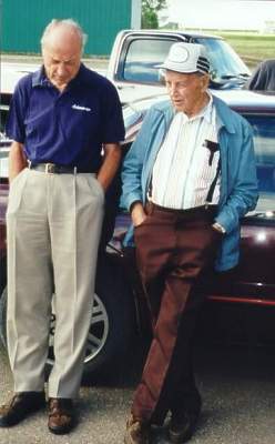 Murray and Elmer in deep discussion